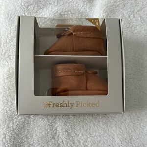 NWT Freshly Picked Zion Moccasin Baby Shoes